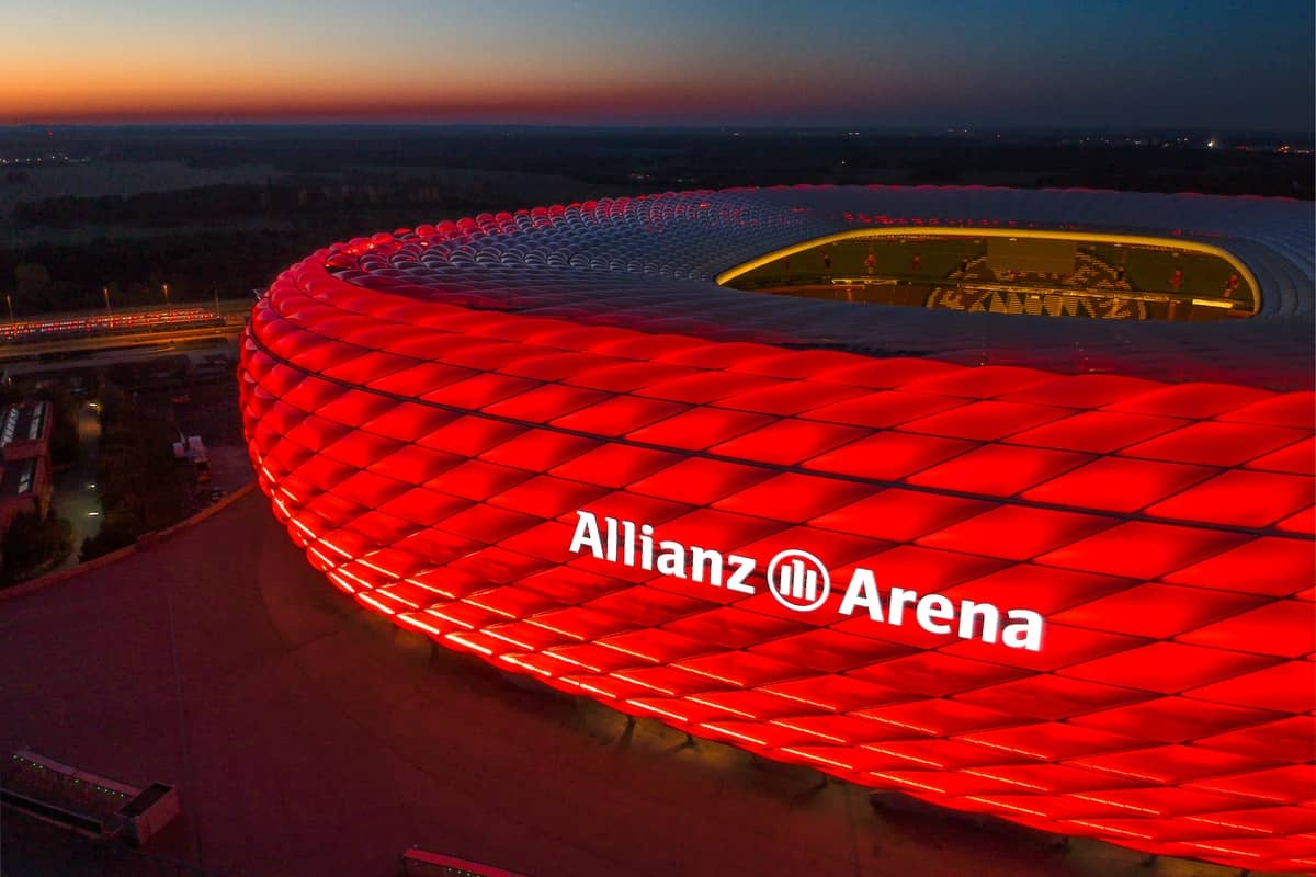 Österreichische Aktien kaufen - Allianz Arena