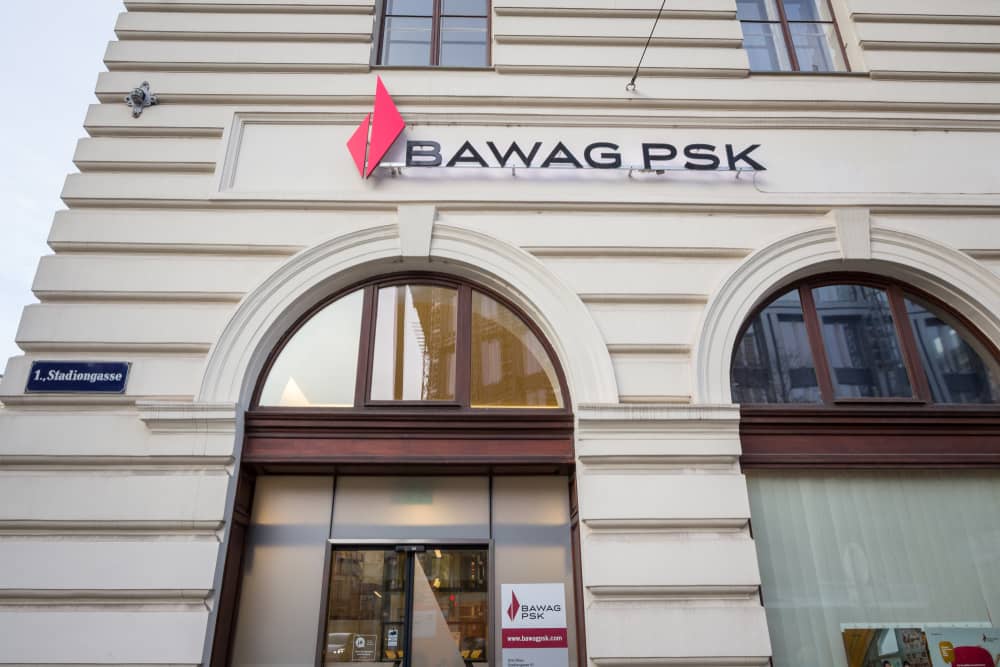 BAWAG Aktie kaufen - Gebäude mit Schriftzug